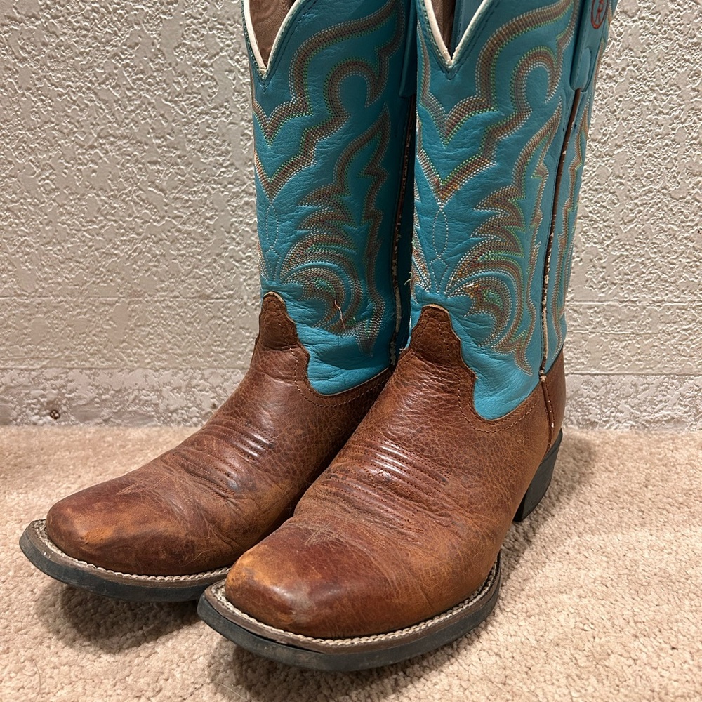 Boots - Tony Lama
Size 7